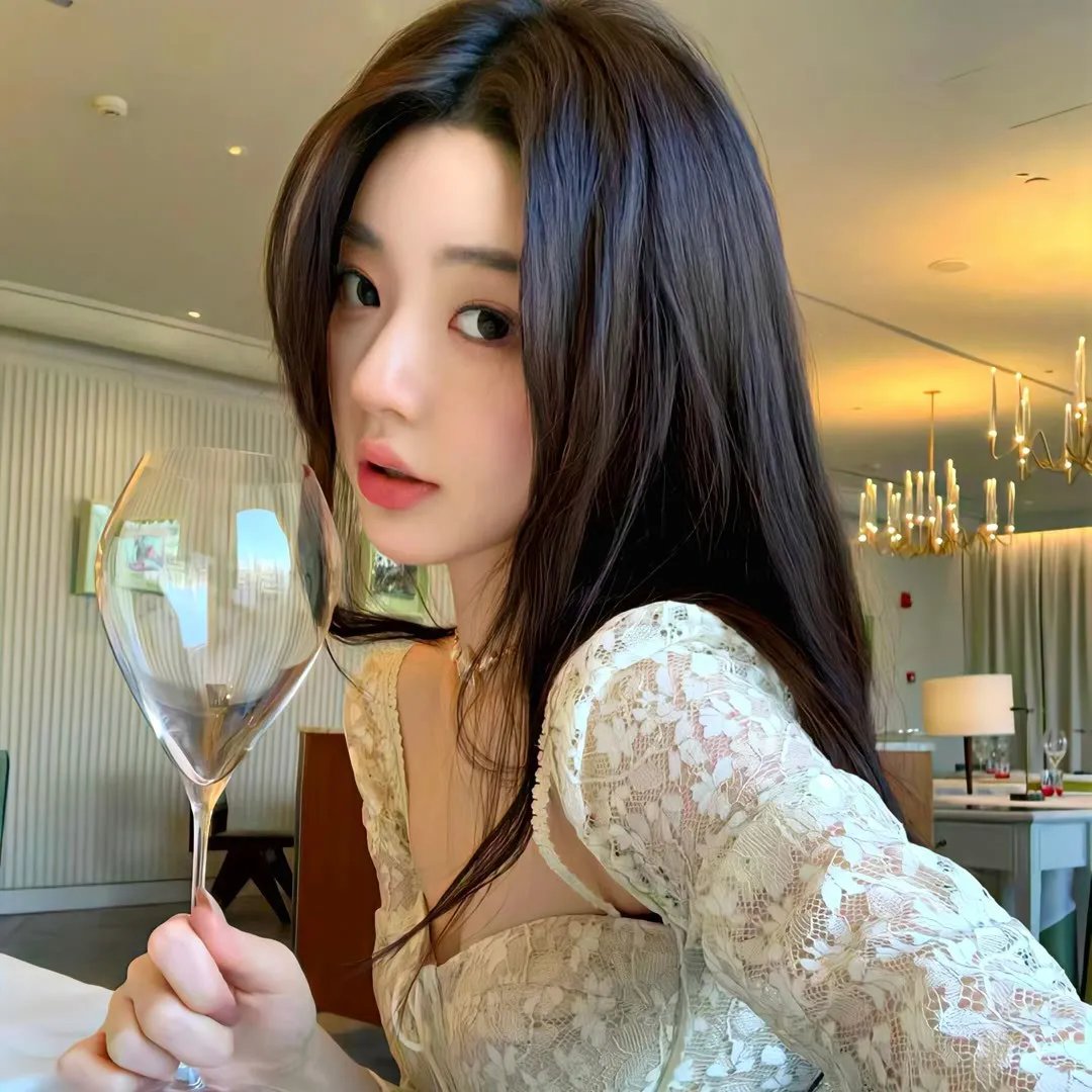 埃舍尔街的红色邮筒